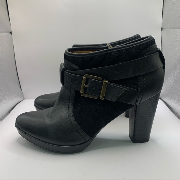 Clarks Black Leather Zip High Heel Ankle Boots Womens Size 10 M Style 2610493 - Picture 1 of 10